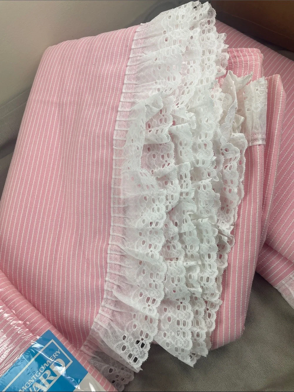 Montgomery Ward Sugar Stripe Queen Size Blush Pink Lace Trim